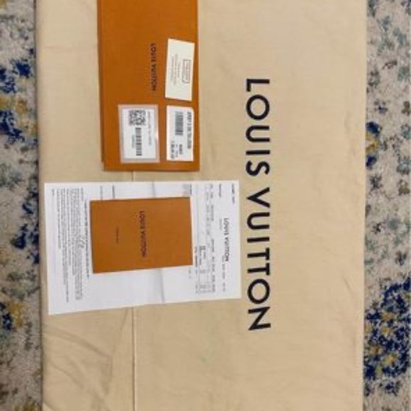 LV shoulder/cross body bag - Picture 10 of 10